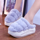 Chinelos de inverno feminino moda plataforma peluda salto alto chinelos de pelúcia anti-skid pele quente interior casa chinelos de luxo